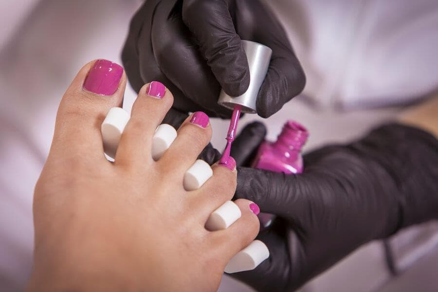 Colores tendencia para la pedicura en el verano 2021 - Imagen 2