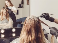 ¿Cómo cuidar el cabello teñido para que el color dure más?