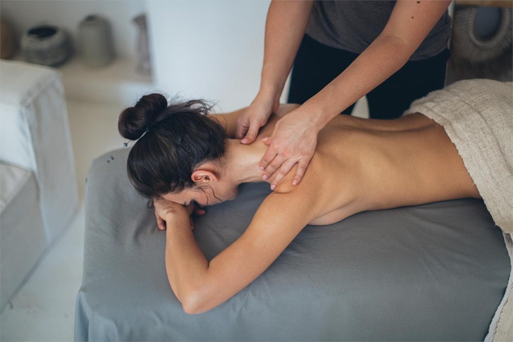 Consigue eliminar el estrés y la tensión a través de los masajes